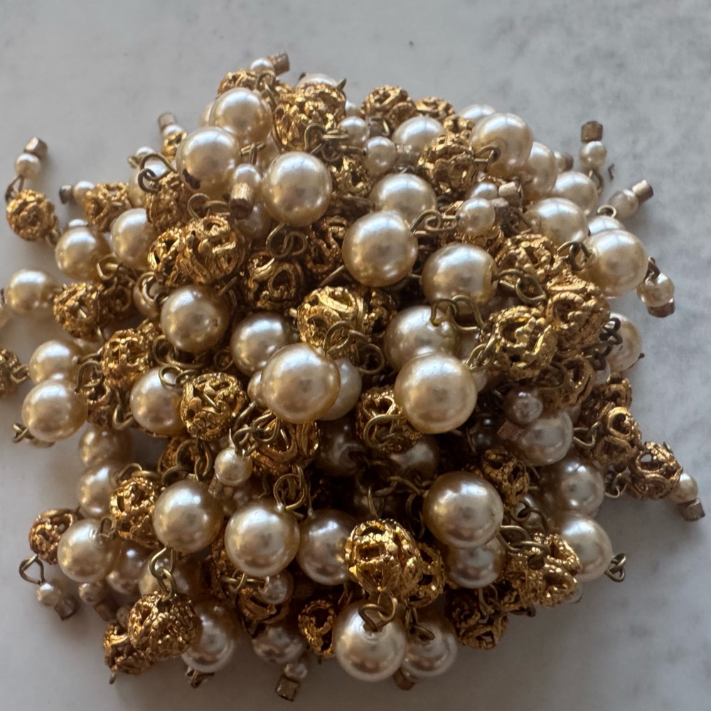 LEE ANGEL by Roxanne Assoulin Vintage Style Pearl Statement Pin